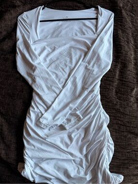 Women’s Long-Sleeve White Ruched Knit Dress